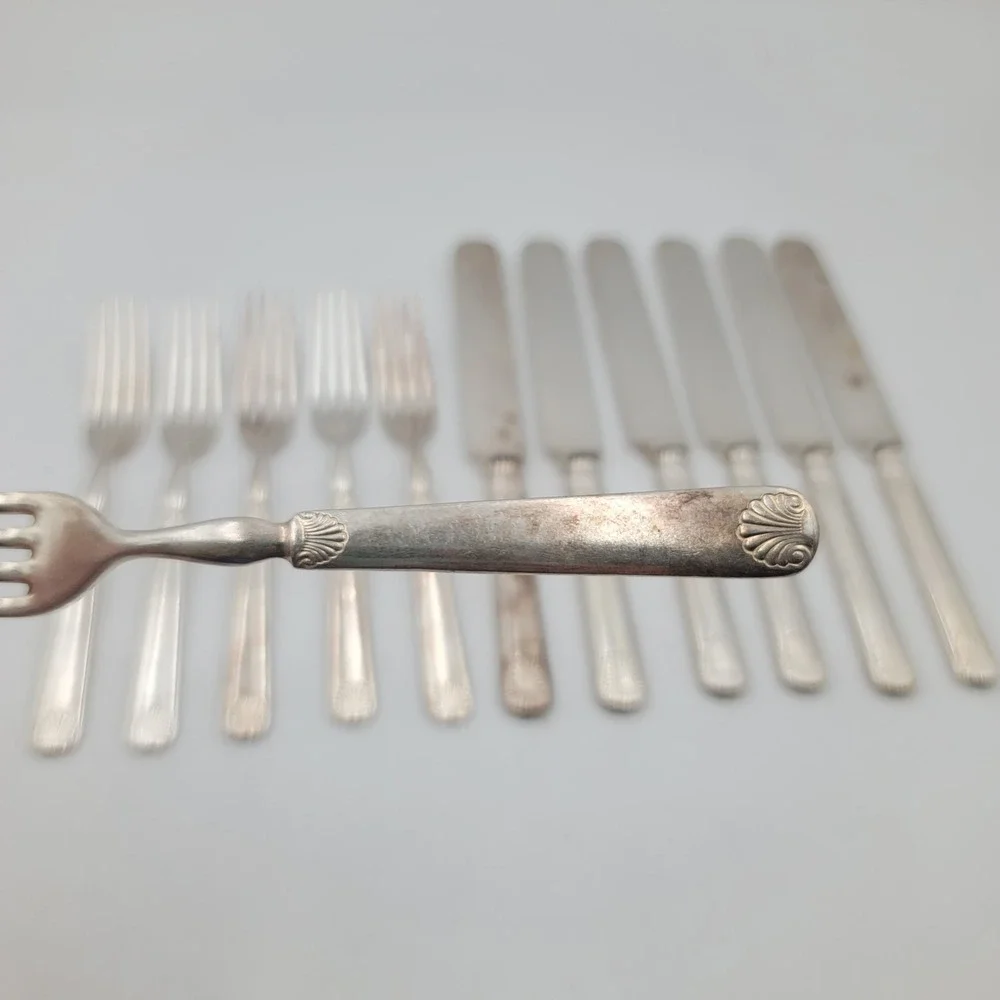 12pc Vintage Silverplate Flatware Mixed Lot Shell Pattern Dinner Knives Forks